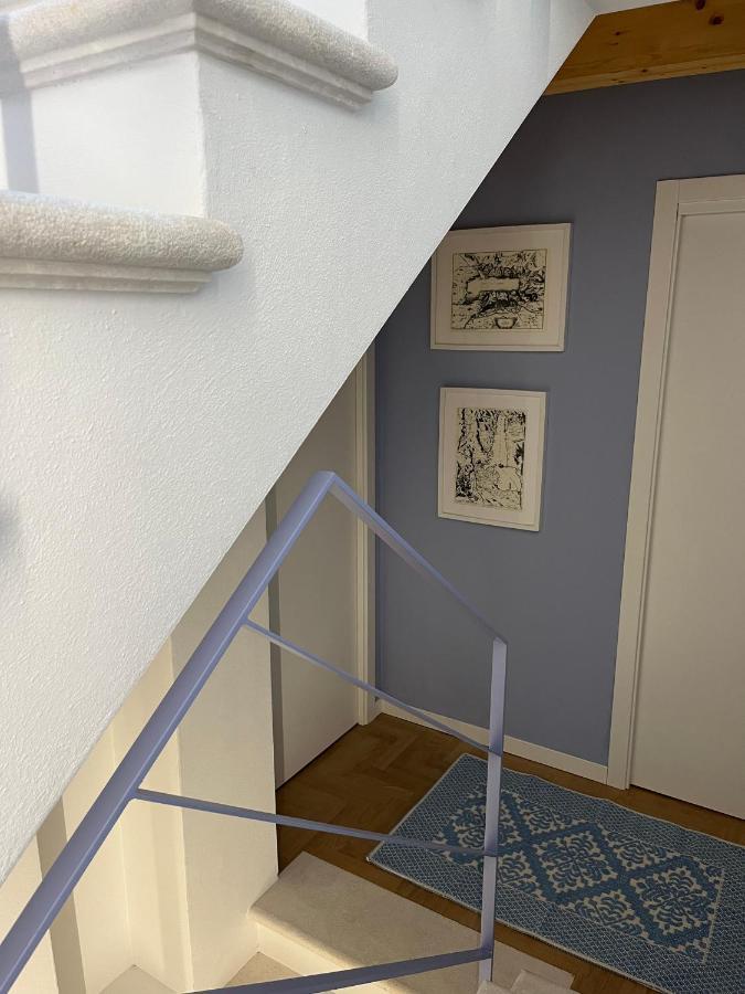 La Piccola Casa Al Lago - Intera Casa Con 3 Camere E 2 Box Salò Exterior foto