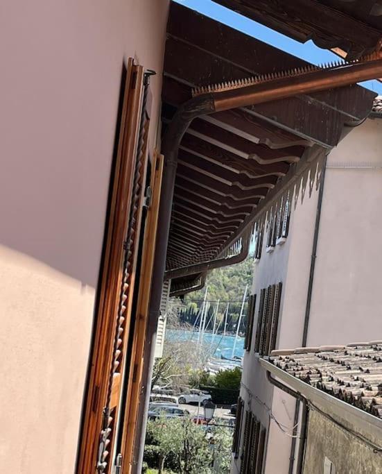 La Piccola Casa Al Lago - Intera Casa Con 3 Camere E 2 Box Salò Exterior foto