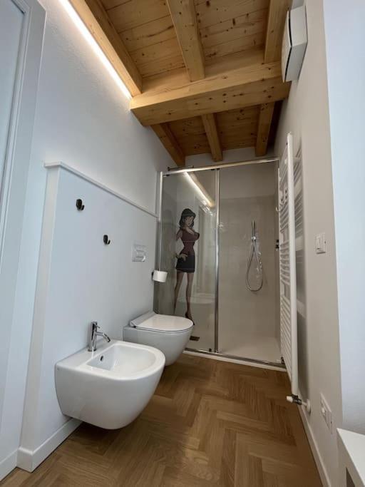 La Piccola Casa Al Lago - Intera Casa Con 3 Camere E 2 Box Salò Exterior foto