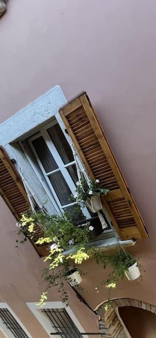 La Piccola Casa Al Lago - Intera Casa Con 3 Camere E 2 Box Salò Exterior foto