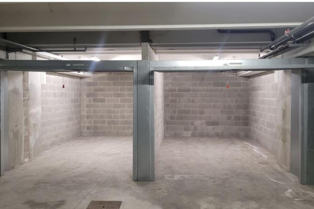 La Piccola Casa Al Lago - Intera Casa Con 3 Camere E 2 Box Salò Exterior foto