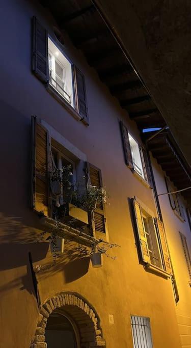 La Piccola Casa Al Lago - Intera Casa Con 3 Camere E 2 Box Salò Exterior foto
