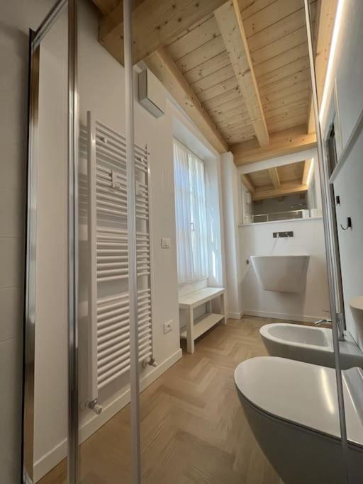 La Piccola Casa Al Lago - Intera Casa Con 3 Camere E 2 Box Salò Exterior foto